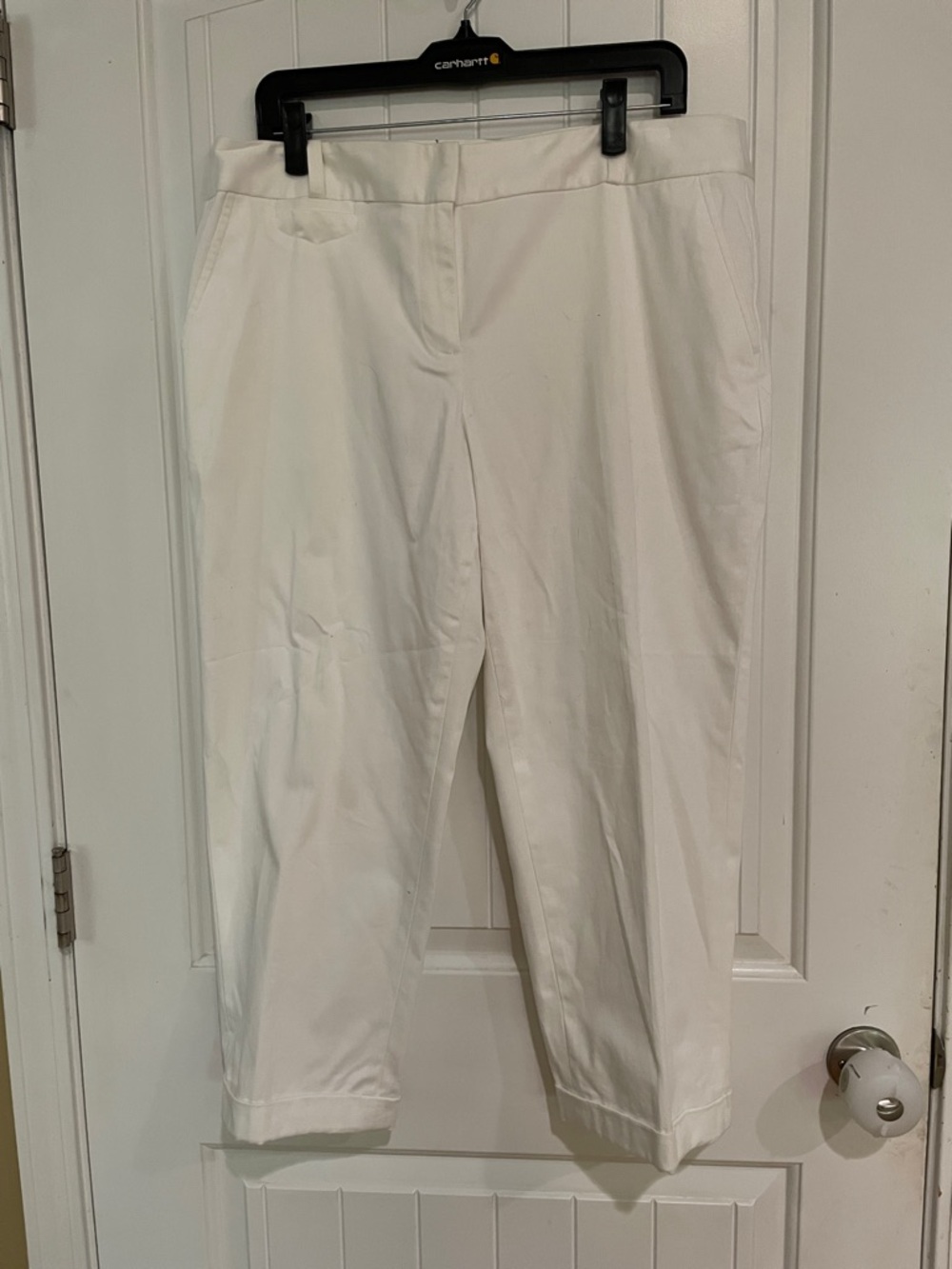 Liz Claiborne size 14 white cropped pant GUC